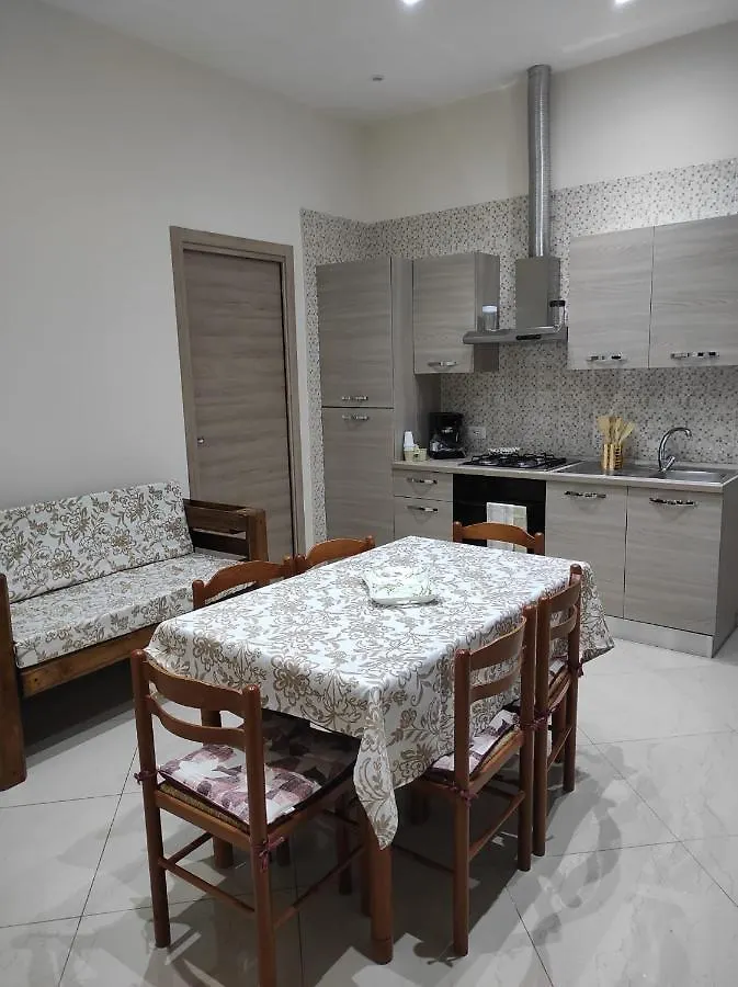 Alpivida Home Nápoles 0*,  Italia